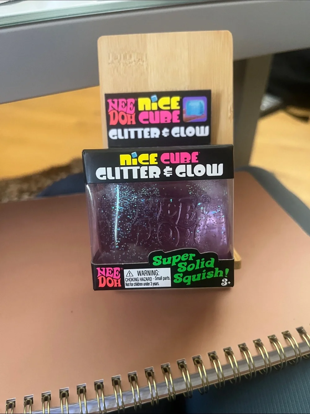 NEEDOH nice cube glitter and glow in purple